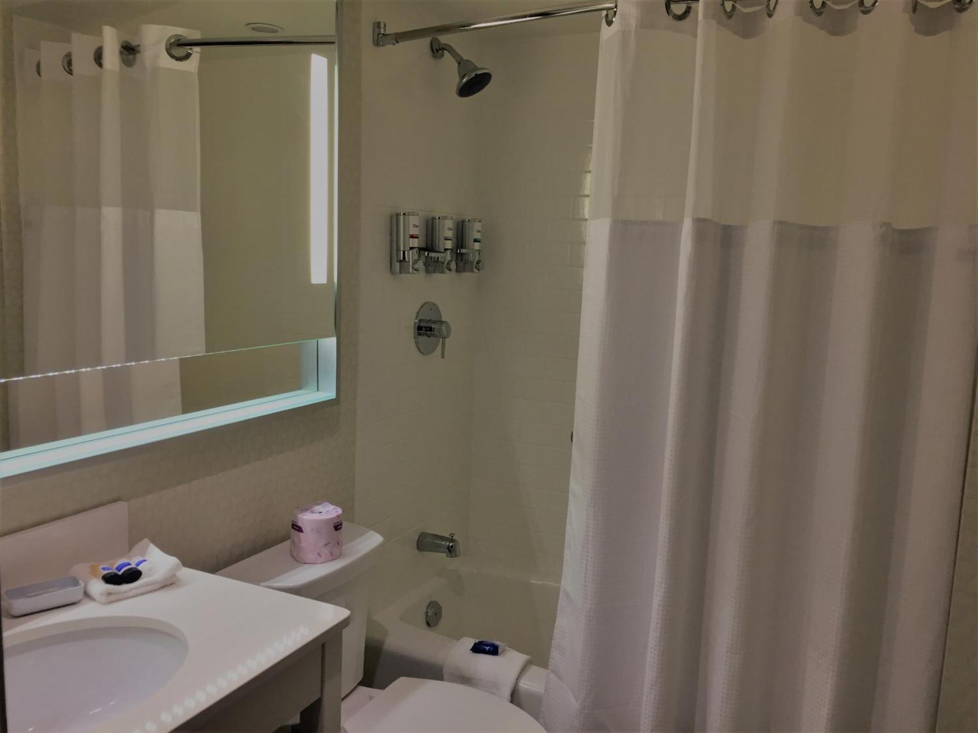 Waterloo Suites Hotel, Trademark Collection By Wyndham Экстерьер фото