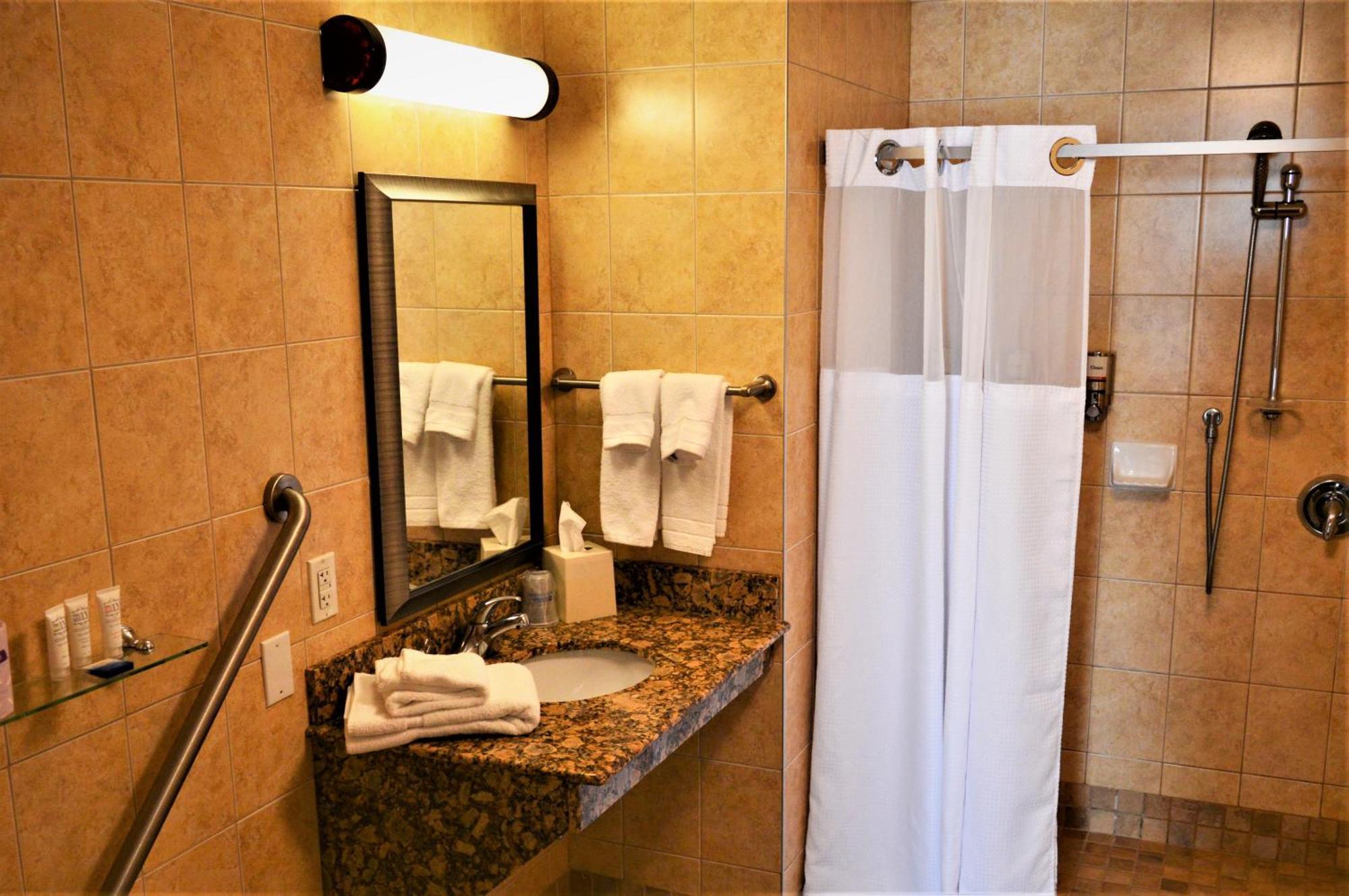 Waterloo Suites Hotel, Trademark Collection By Wyndham Экстерьер фото